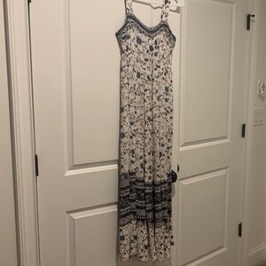 Knox Rose Blue and White Floral Maxi Dress